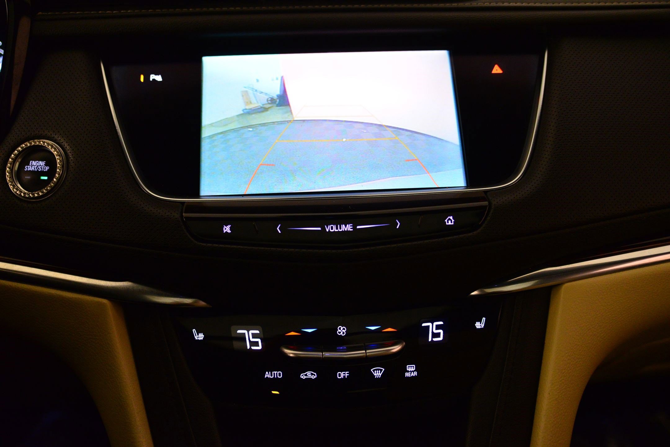 Used 2018 Cadillac XT5 Luxury w/ Driver Awareness Package image 30