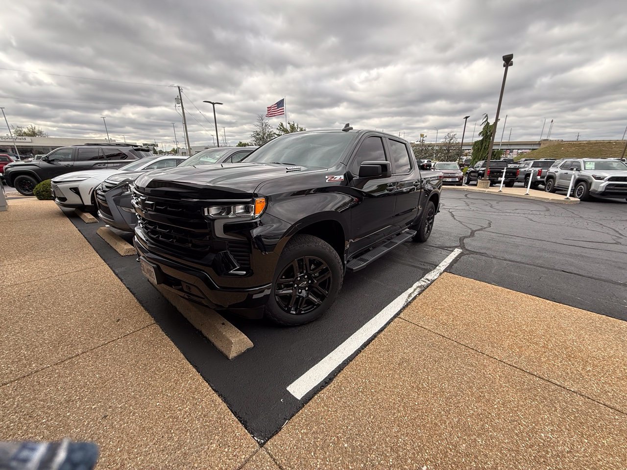Used 2025 Chevrolet Silverado 1500 RST AWD/4WD image 3
