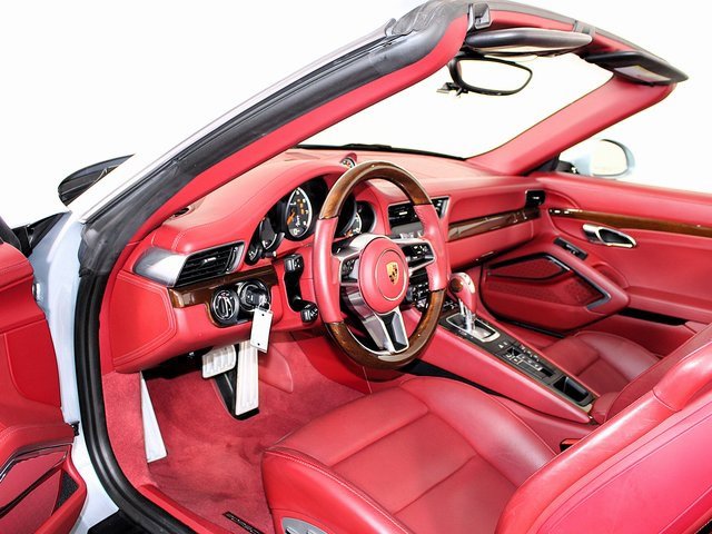 Used 2017 Porsche 911 Turbo S image 4