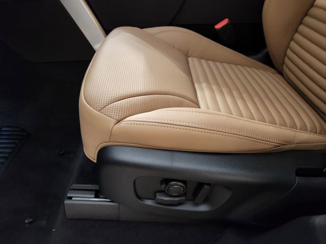 New 2026 Land Rover Discovery Limited Edition AWD/4WD image 24
