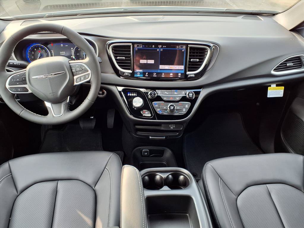 New 2026 Chrysler Voyager LX FWD image 3
