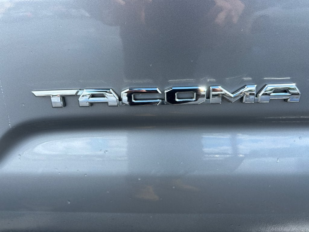 Used 2021 Toyota Tacoma TRD Off-Road AWD/4WD image 35