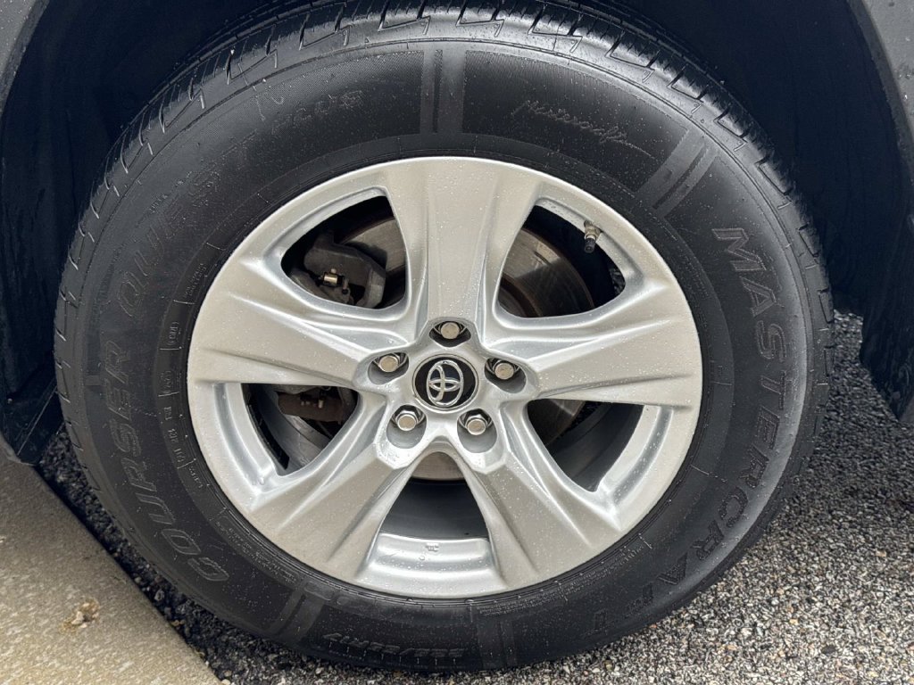 Used 2019 Toyota RAV4 XLE w/ Convenience Package AWD/4WD image 11