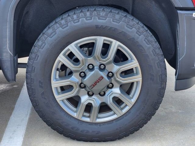 Used 2024 GMC Sierra 2500 SLT w/ SLT Premium Package image 10