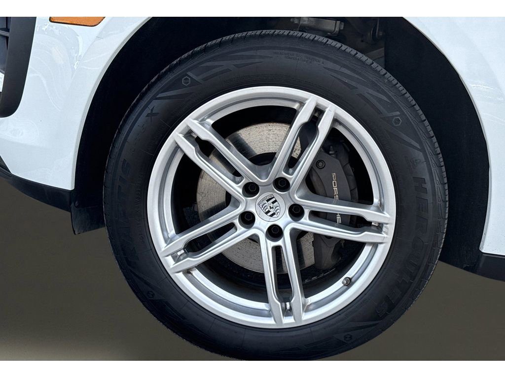 Used 2024 Porsche Macan Turbo image 10