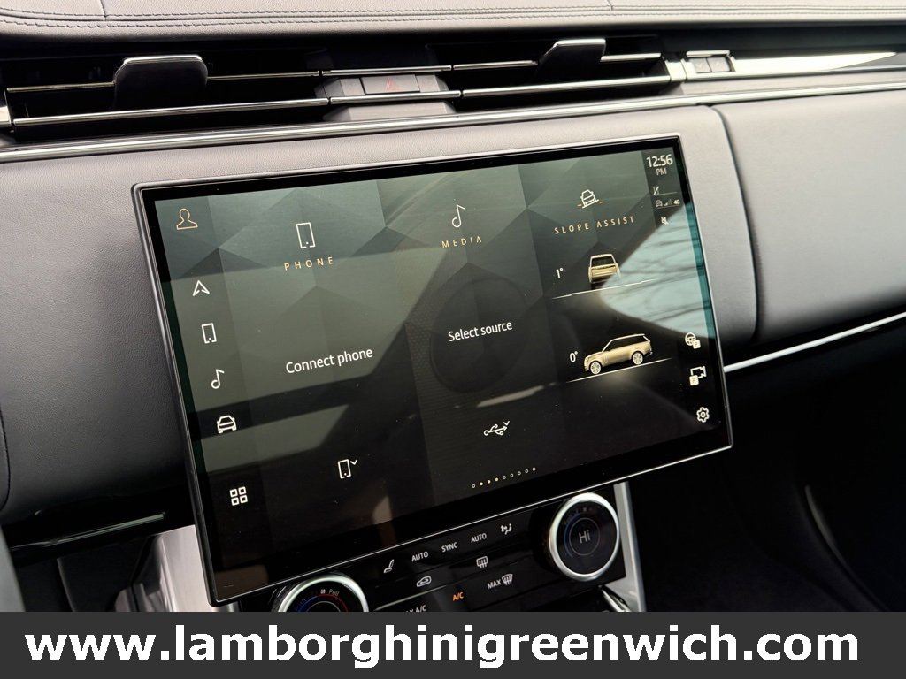 Used 2022 Land Rover Range Rover SE image 32