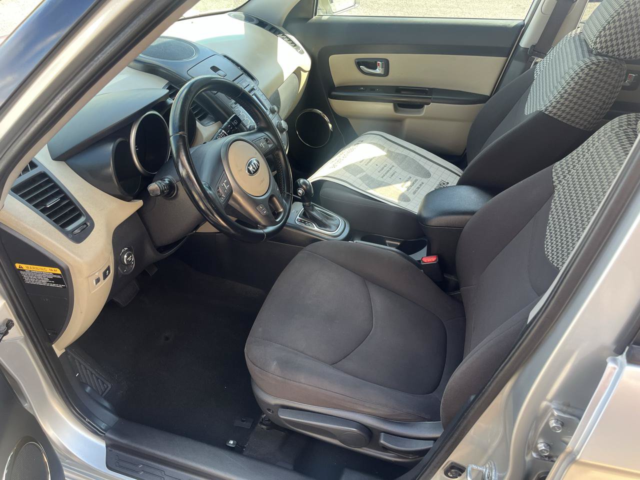 Used 2013 Kia Soul ! FWD image 20