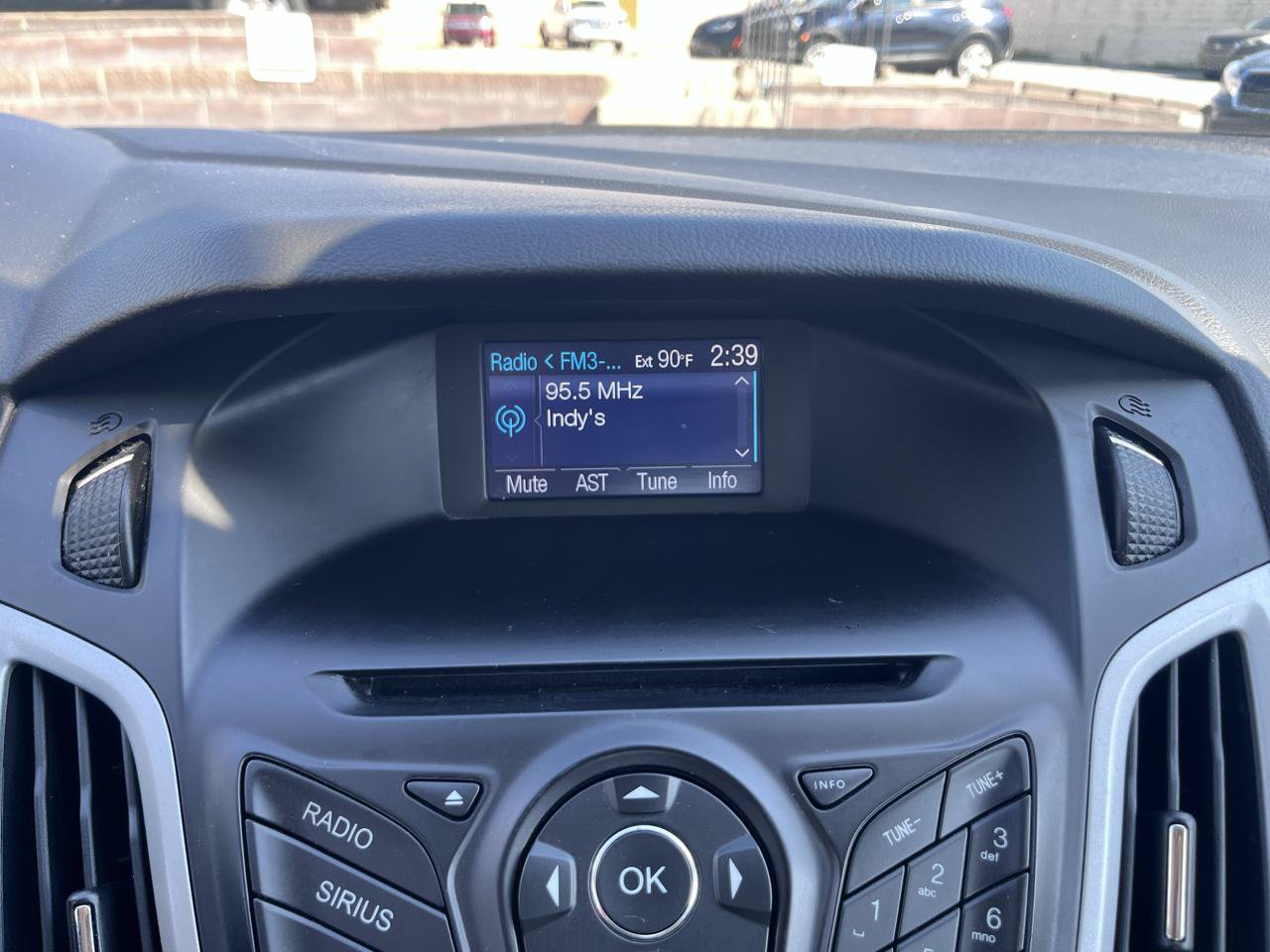 Used 2014 Ford Focus SE w/ SE Sport Package FWD image 30