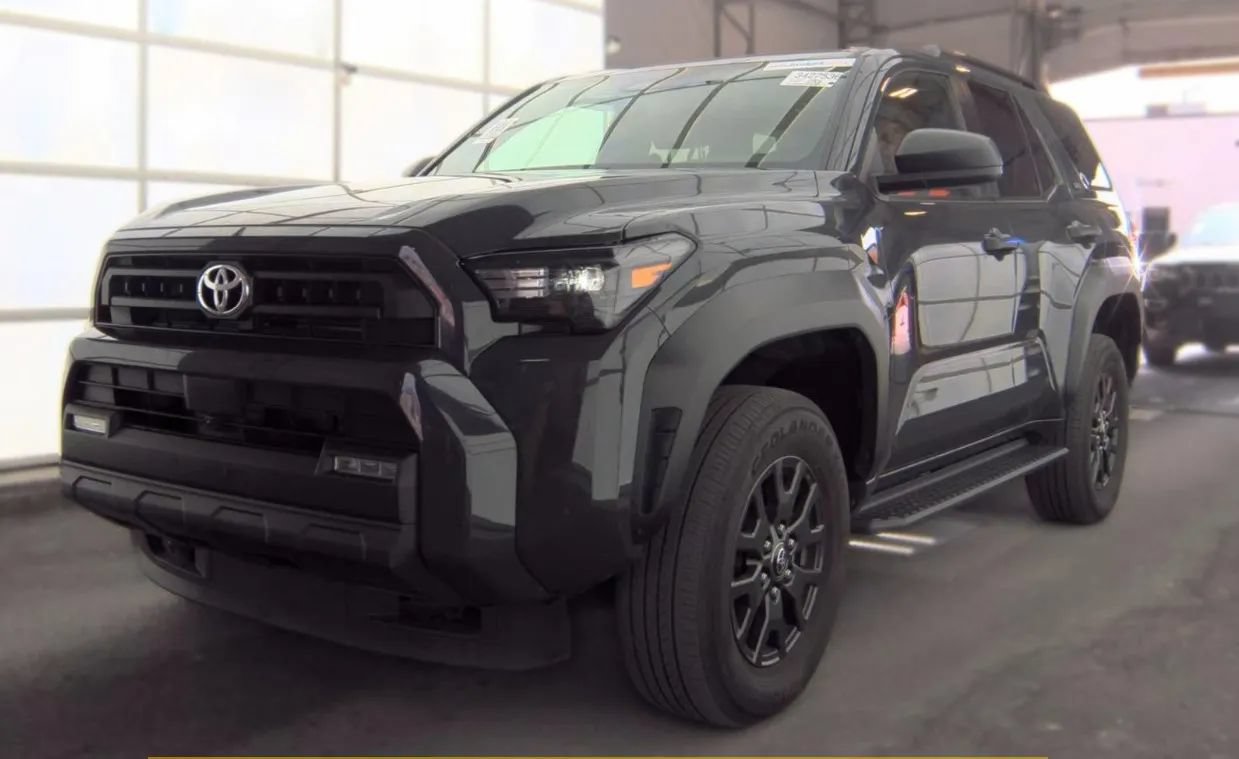 Used 2025 Toyota 4Runner SR5 AWD/4WD image 1