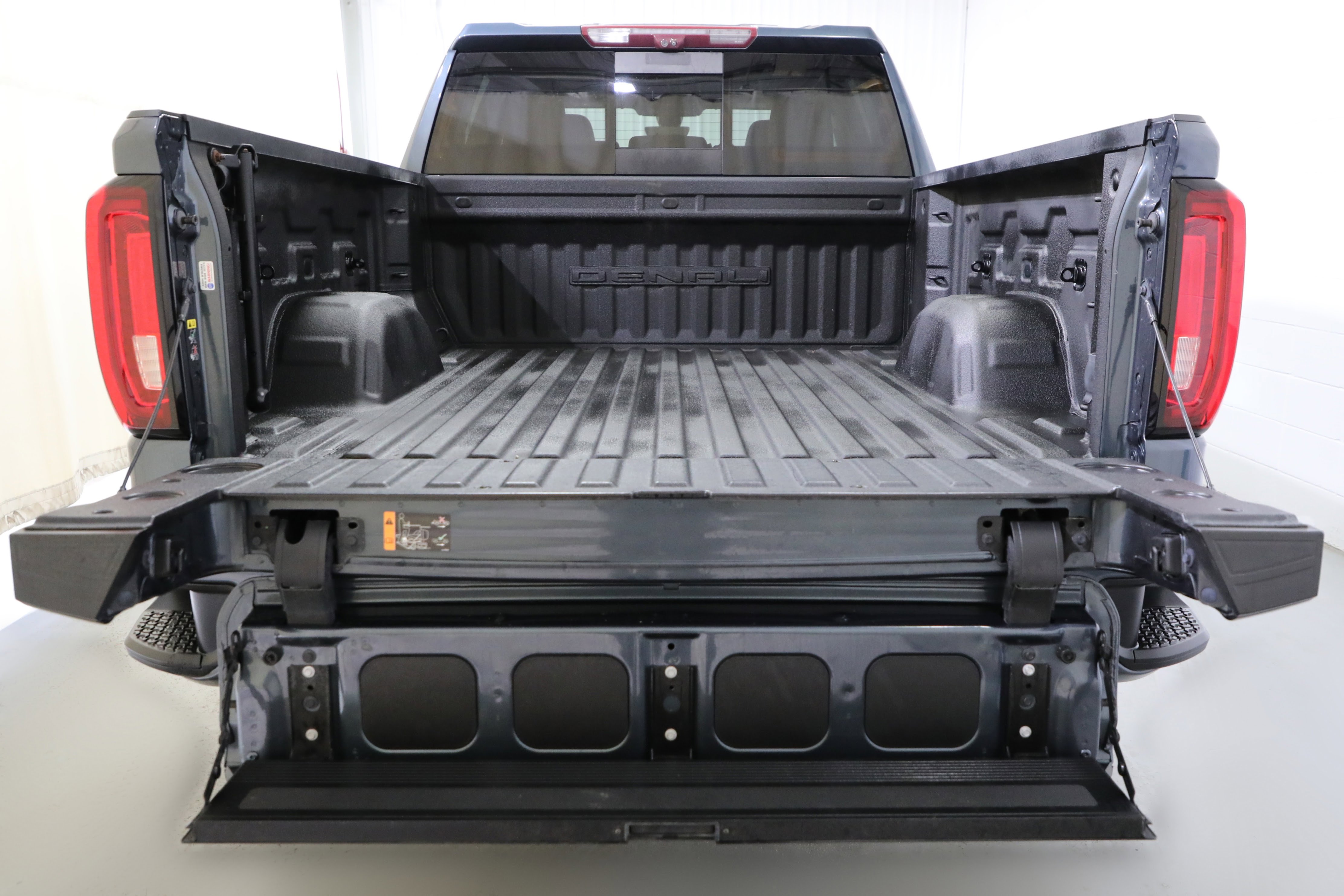 Used 2021 GMC Sierra 1500 Denali w/ Denali Ultimate Package image 26