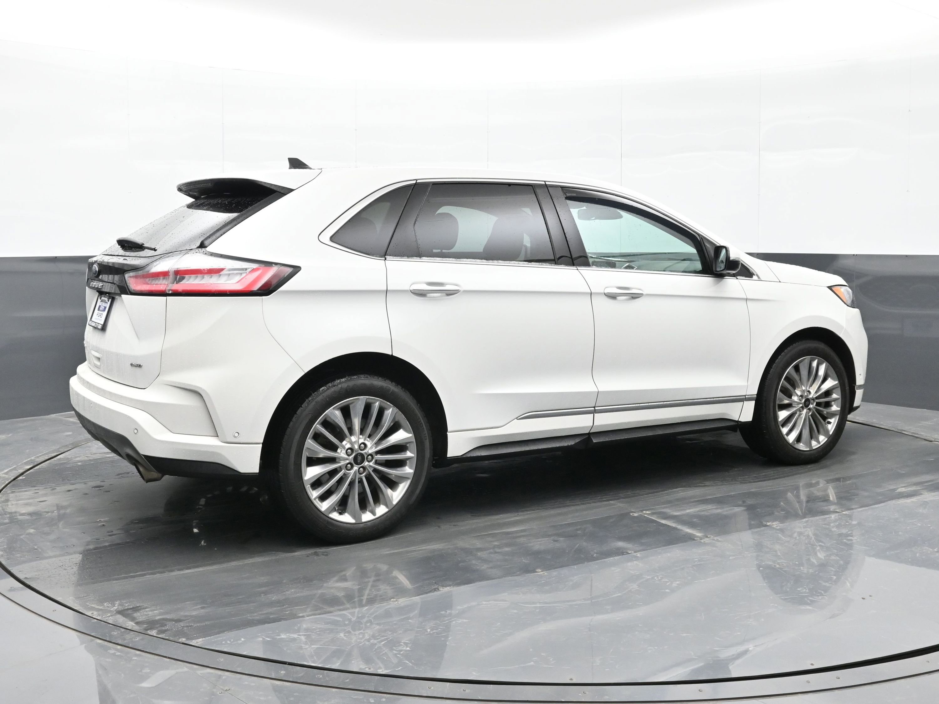 Used 2021 Ford Edge Titanium w/ Equipment Group 301A image 8