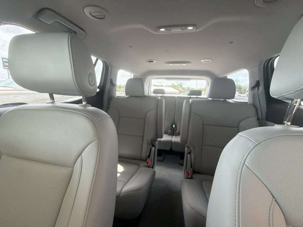 Used 2023 GMC Acadia SLT w/ Technology Package FWD image 30
