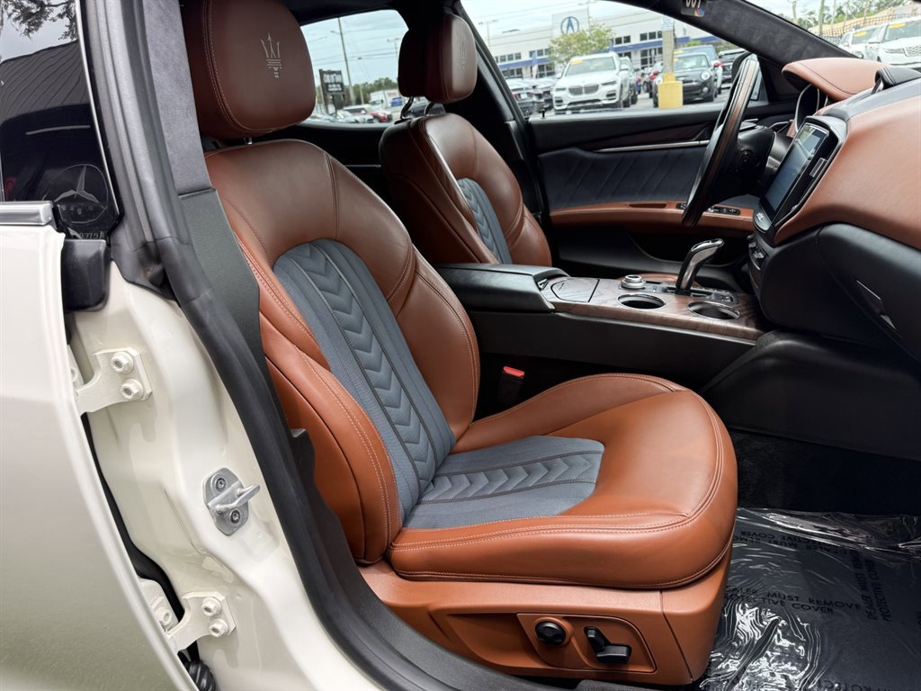 Used 2019 Maserati Ghibli GranLusso RWD image 12