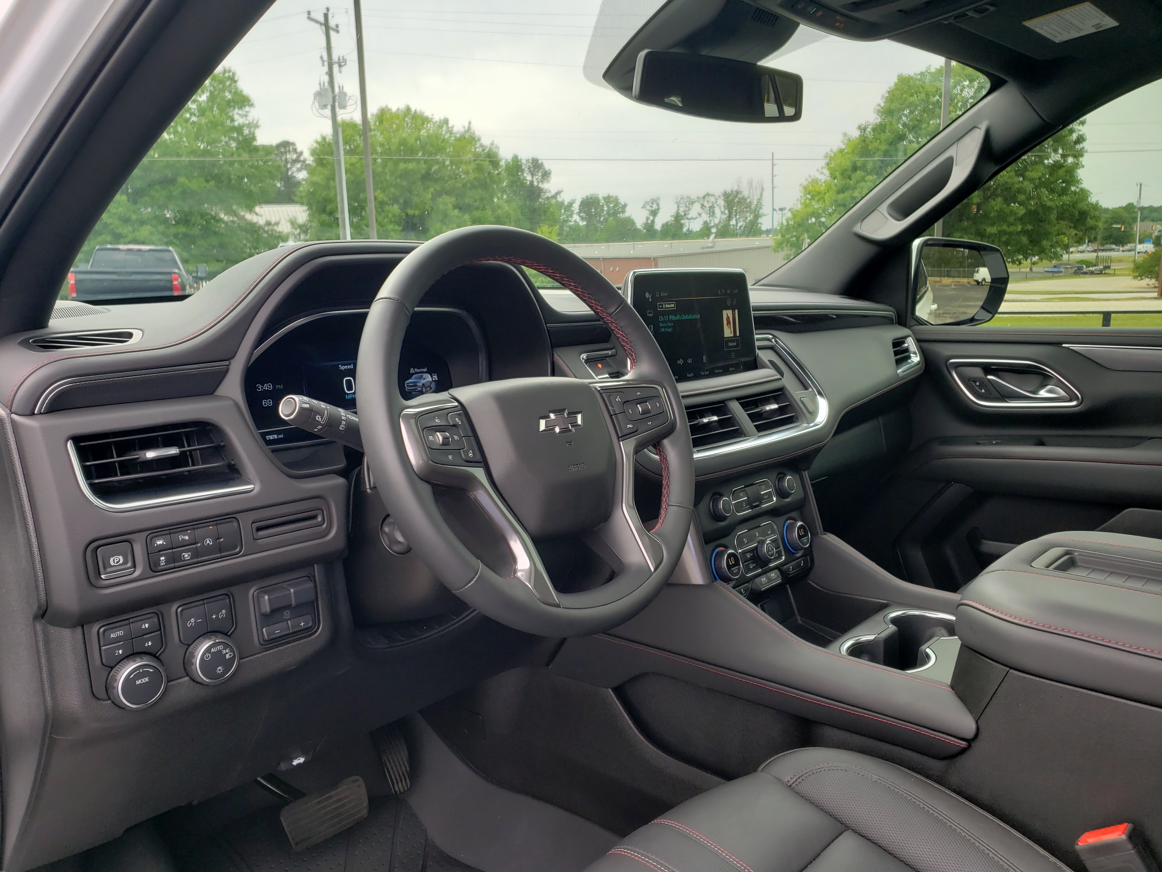 Used 2024 Chevrolet Tahoe RST w/ Luxury Package AWD/4WD image 29