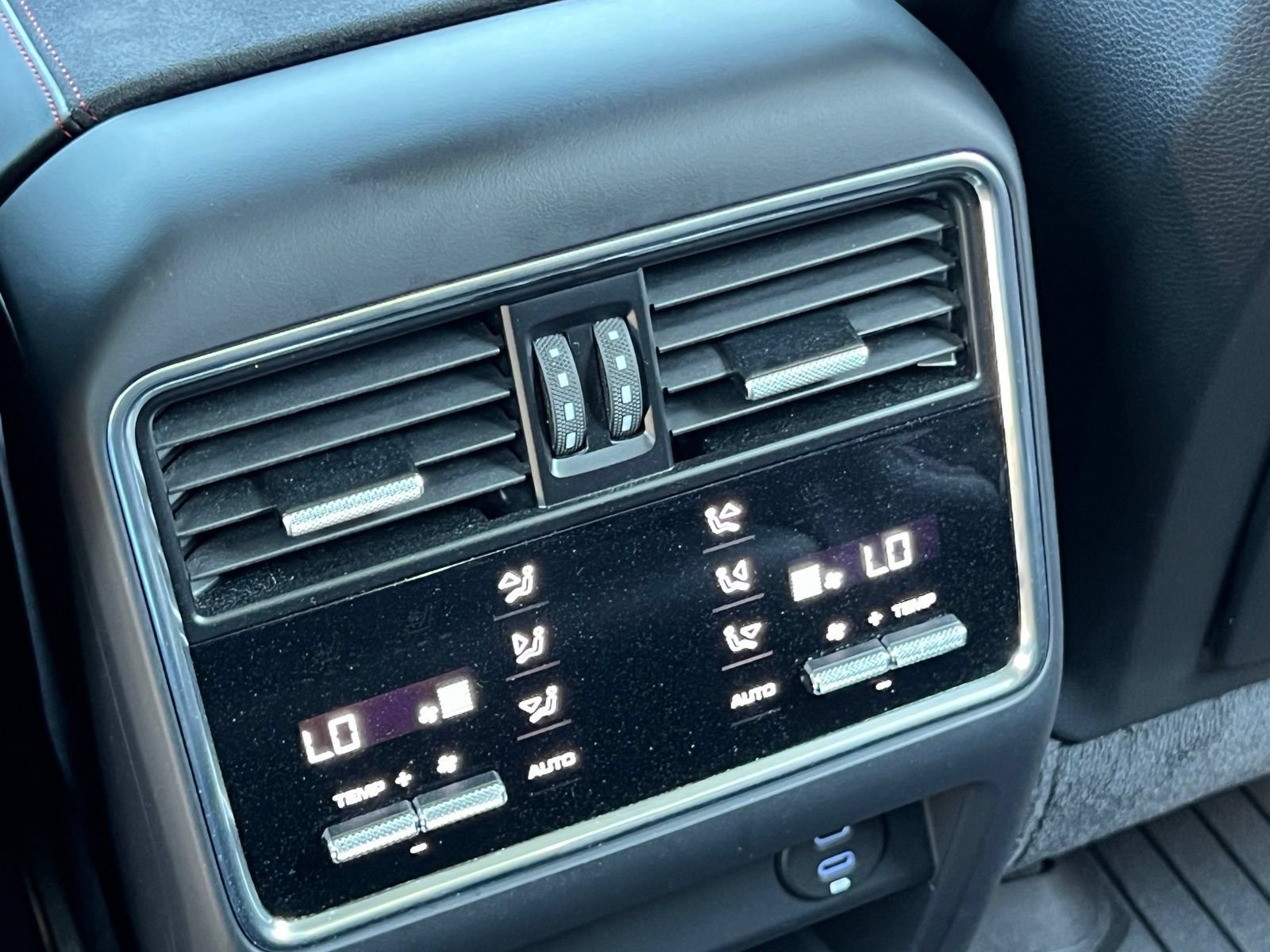 Certified 2023 Porsche Cayenne GTS AWD/4WD image 19