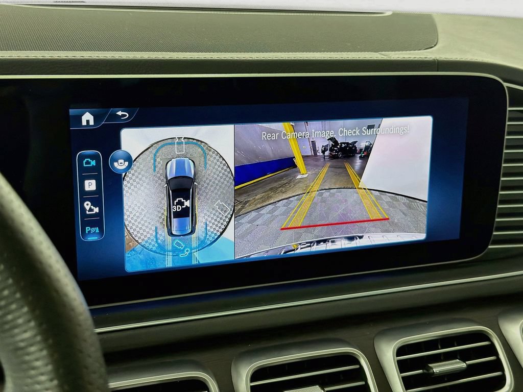 Used 2025 Mercedes-Benz GLS 580 4MATIC image 14