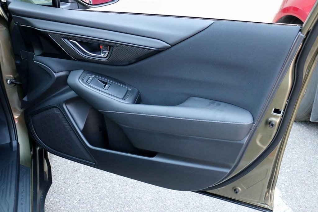 Used 2025 Subaru Outback Premium image 31