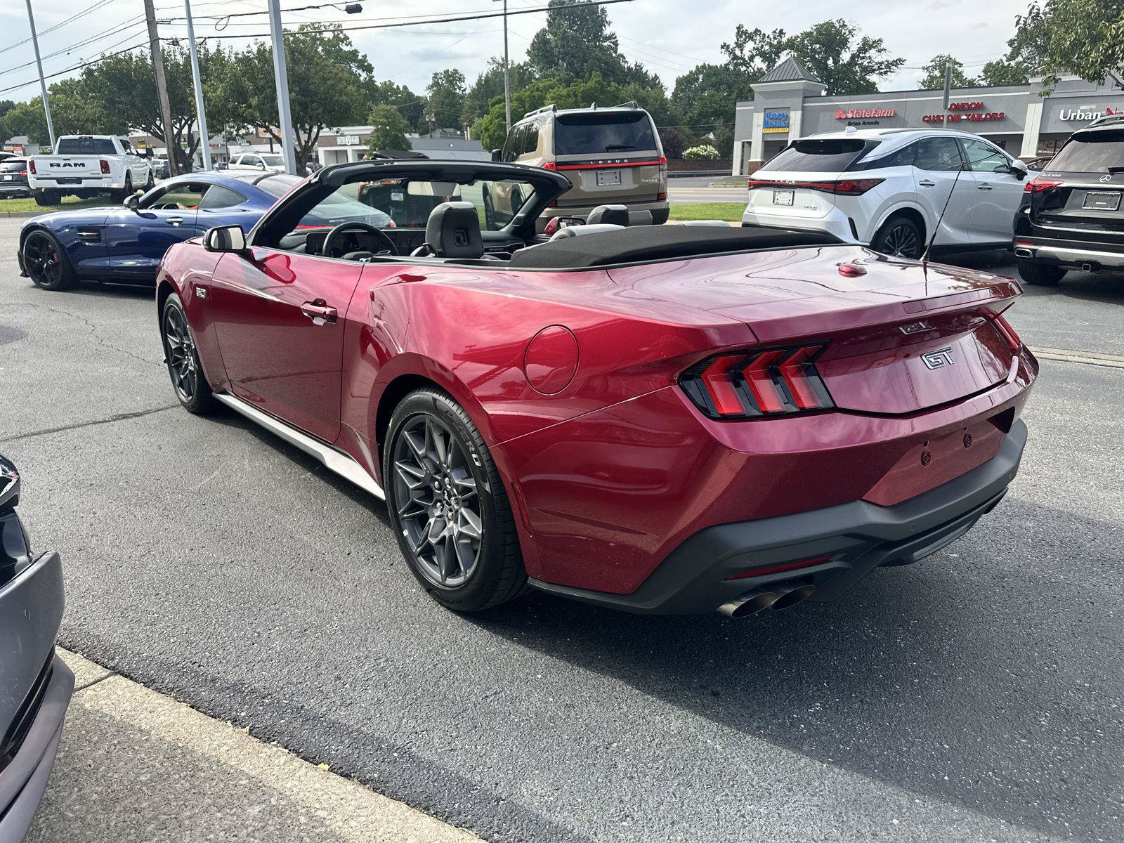 Used 2025 Ford Mustang GT Premium w/ GT Performance Package RWD image 13