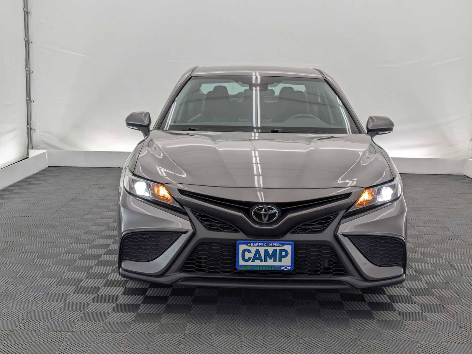 Used 2024 Toyota Camry SE FWD image 9