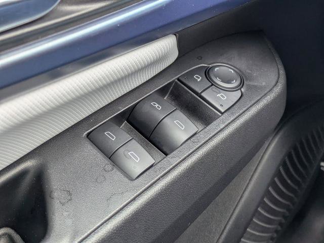 Certified 2025 Chevrolet Equinox EV LT FWD image 27