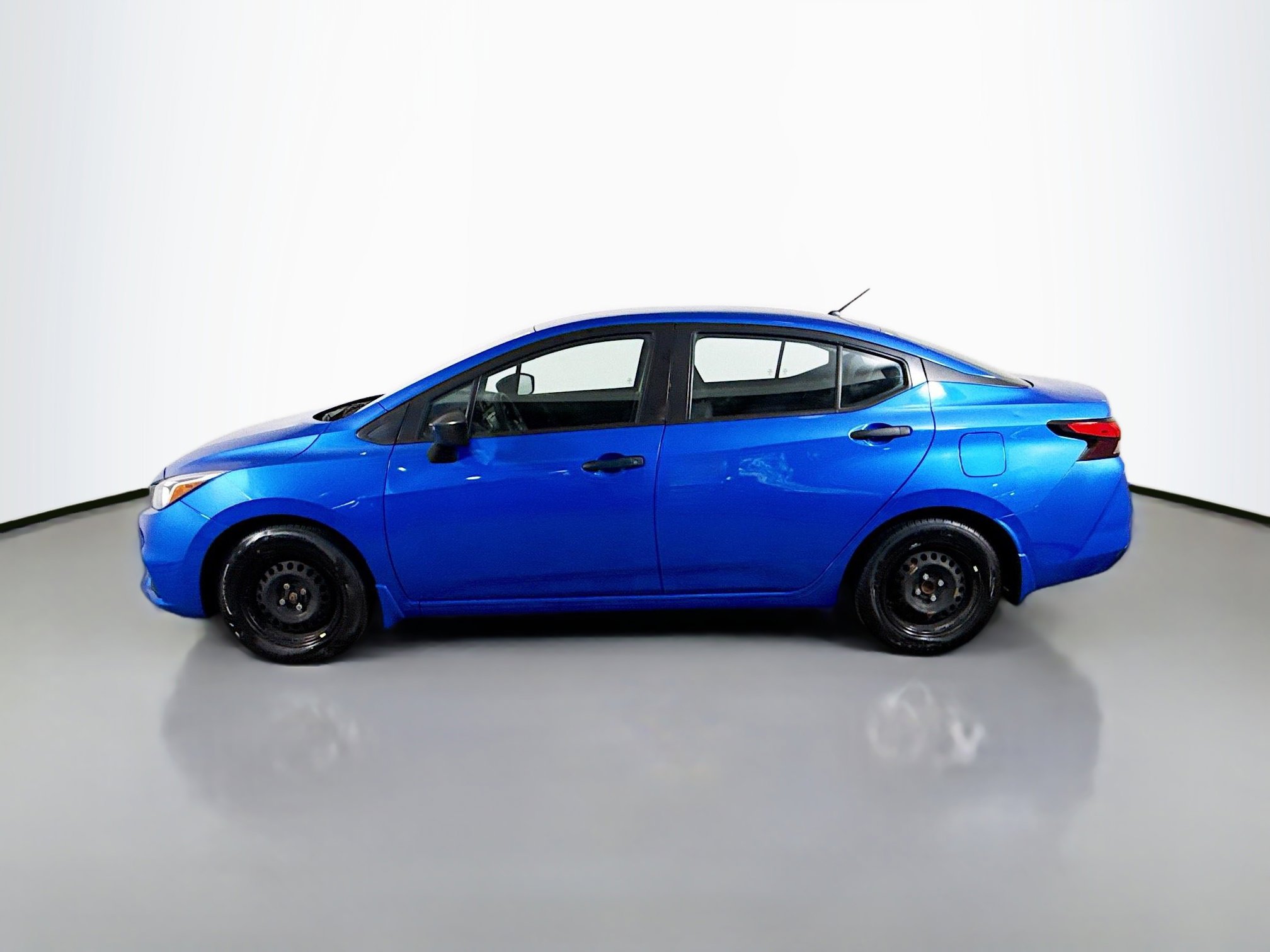 Used 2021 Nissan Versa S FWD image 6