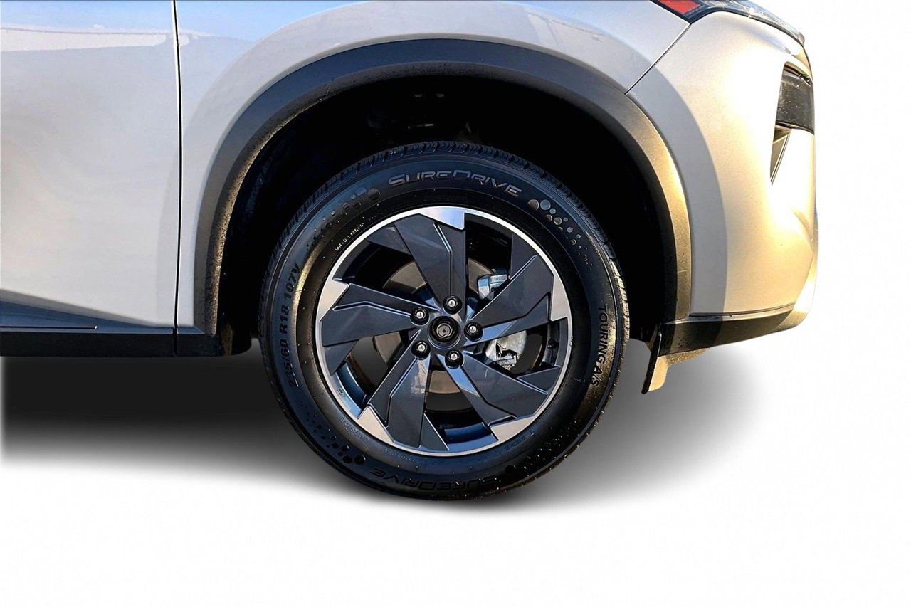 Used 2024 Nissan Rogue SV image 30