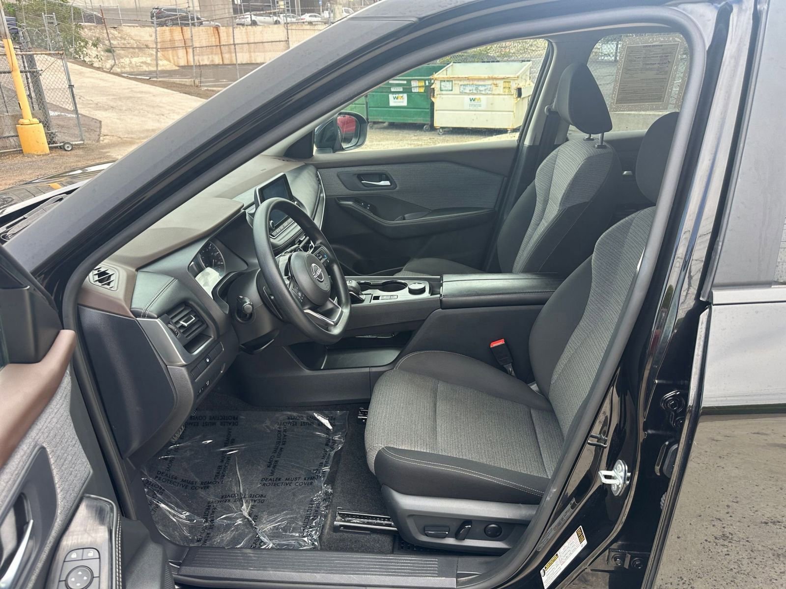 Used 2023 Nissan Rogue SV image 27