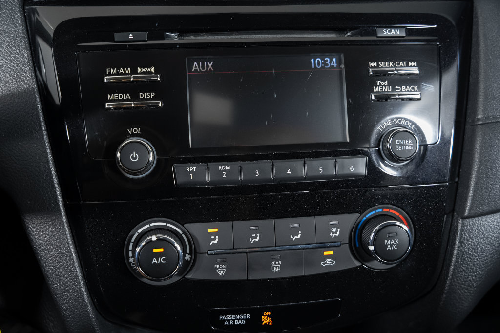 Used 2017 Nissan Rogue S w/ S Appearance Package FWD image 33