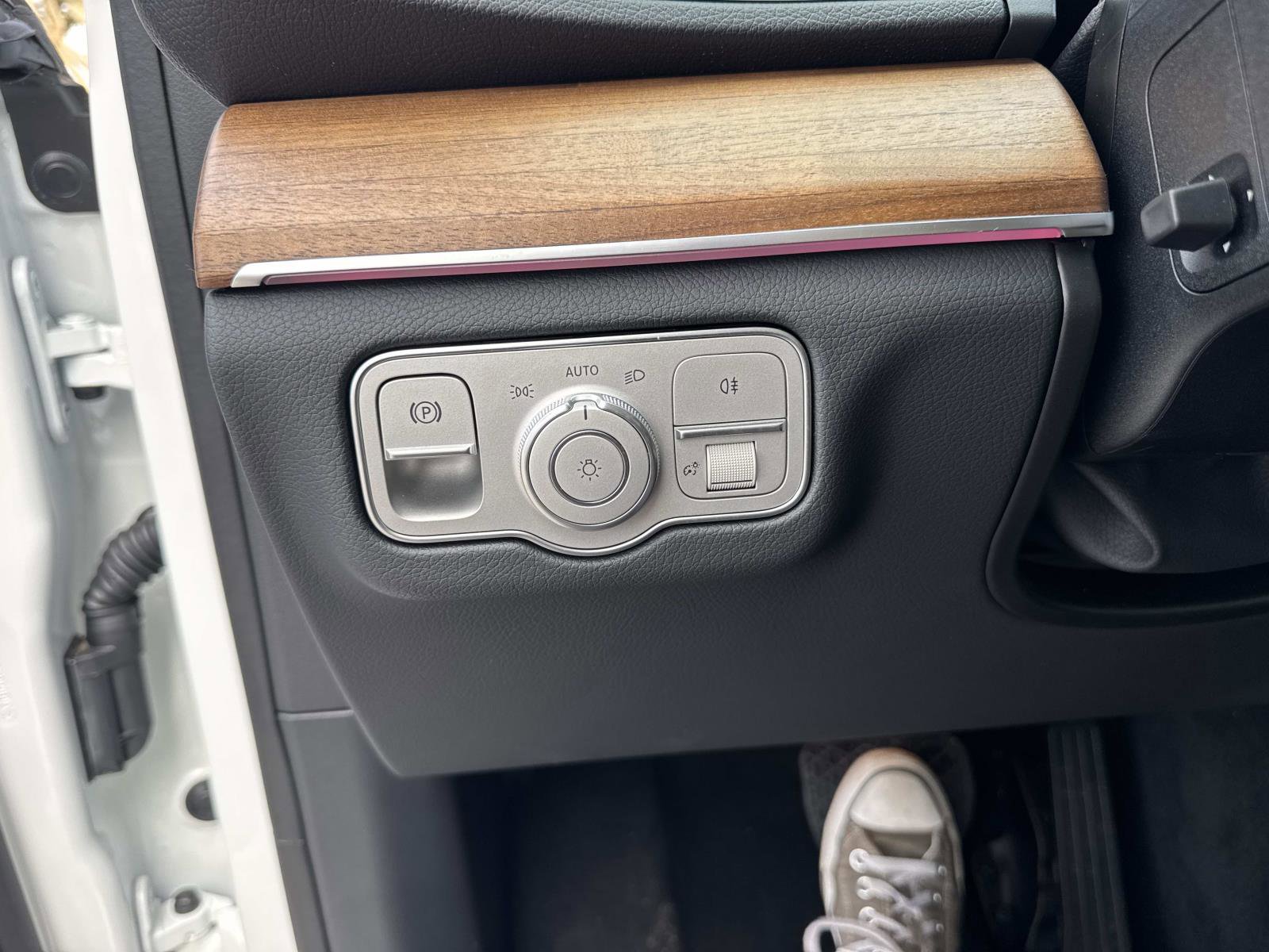 Certified 2025 Mercedes-Benz GLE 350 4MATIC image 30
