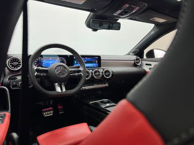 Used 2025 Mercedes-Benz CLA 250 image 37