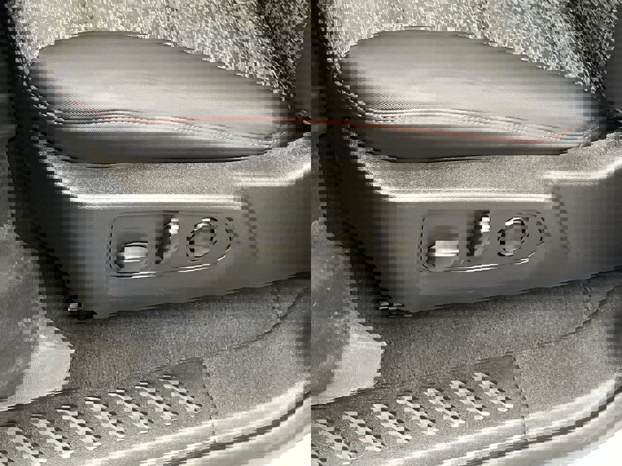 Certified 2024 Chevrolet Colorado Z71 w/ Z71 Convenience Package 2 image 12