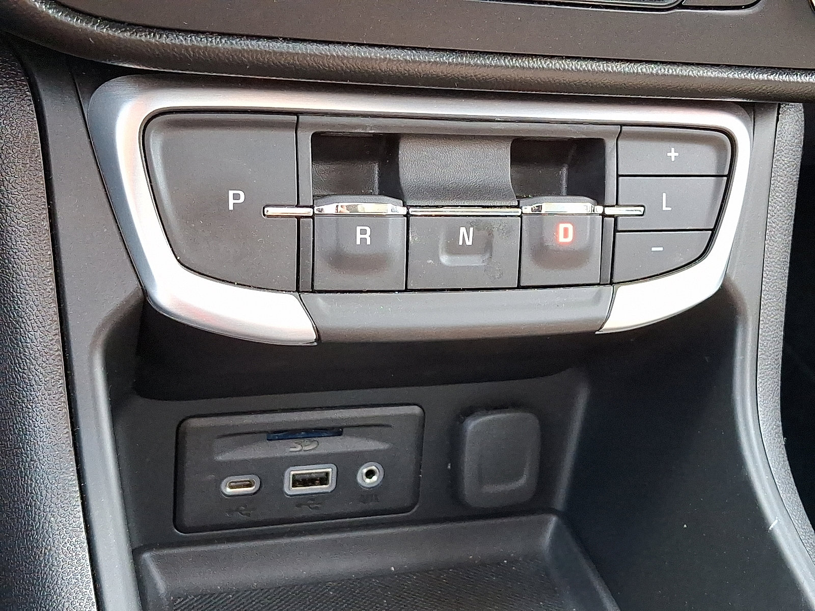 Used 2022 GMC Terrain SLT w/ Tech Package image 16