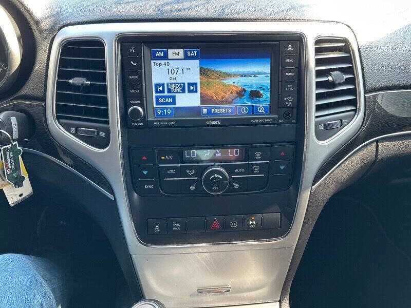 Used 2011 Jeep Grand Cherokee 70th Anniversary AWD/4WD image 21