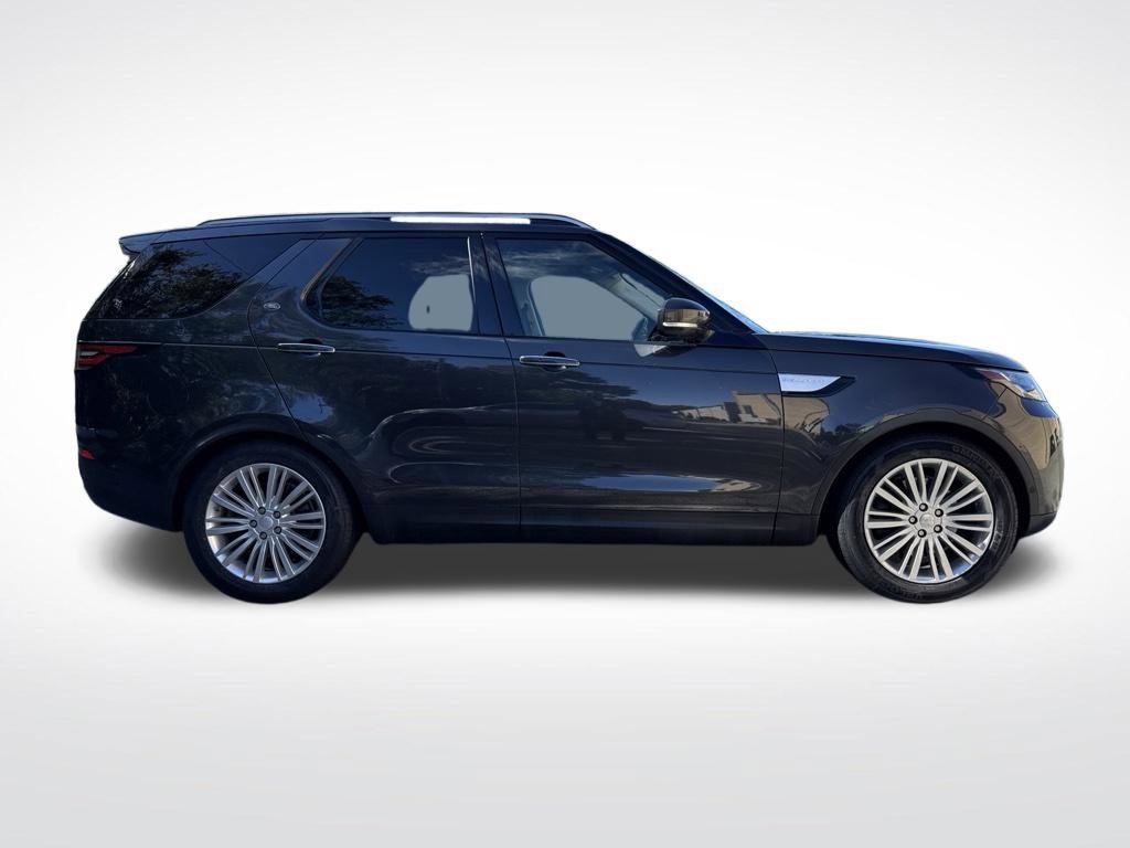 Used 2017 Land Rover Discovery HSE Luxury AWD/4WD image 4