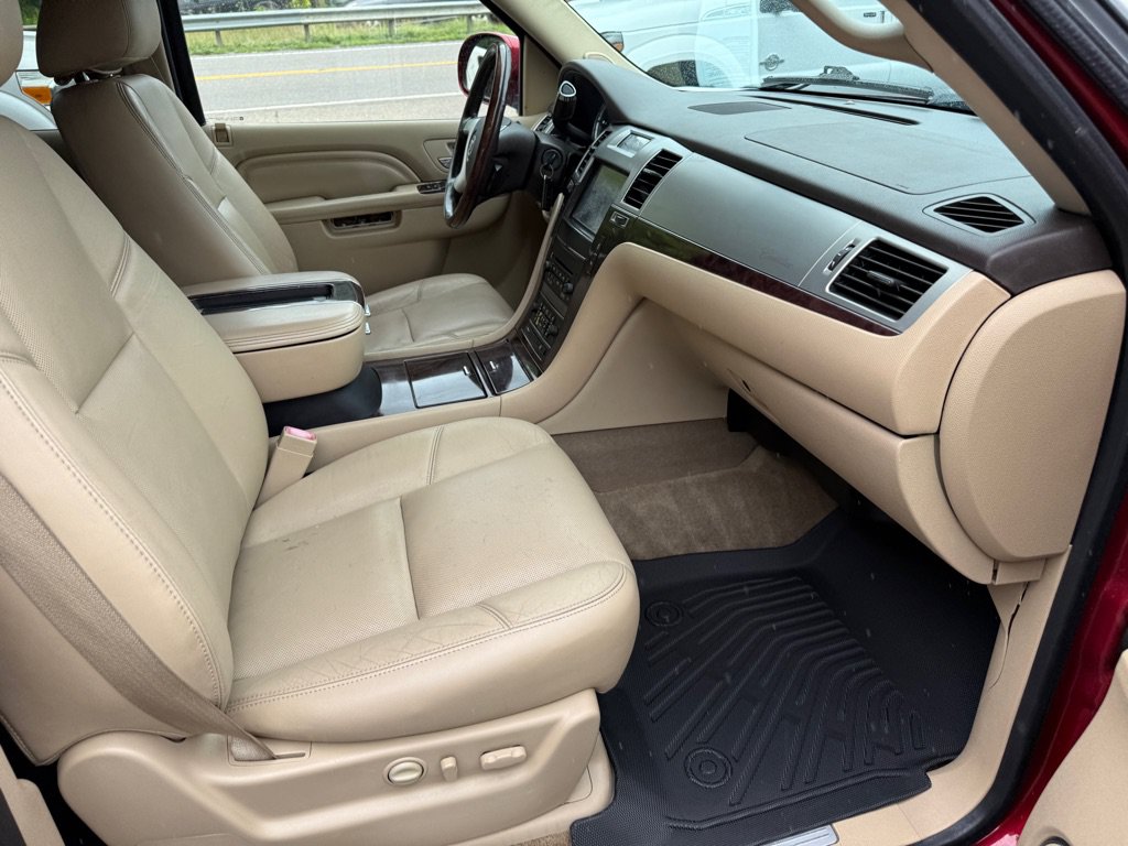 Used 2013 Cadillac Escalade Premium AWD/4WD image 62