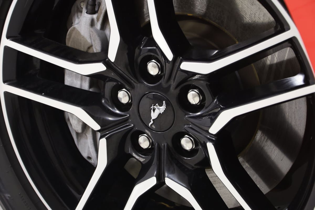 Used 2019 Ford Mustang GT RWD image 16