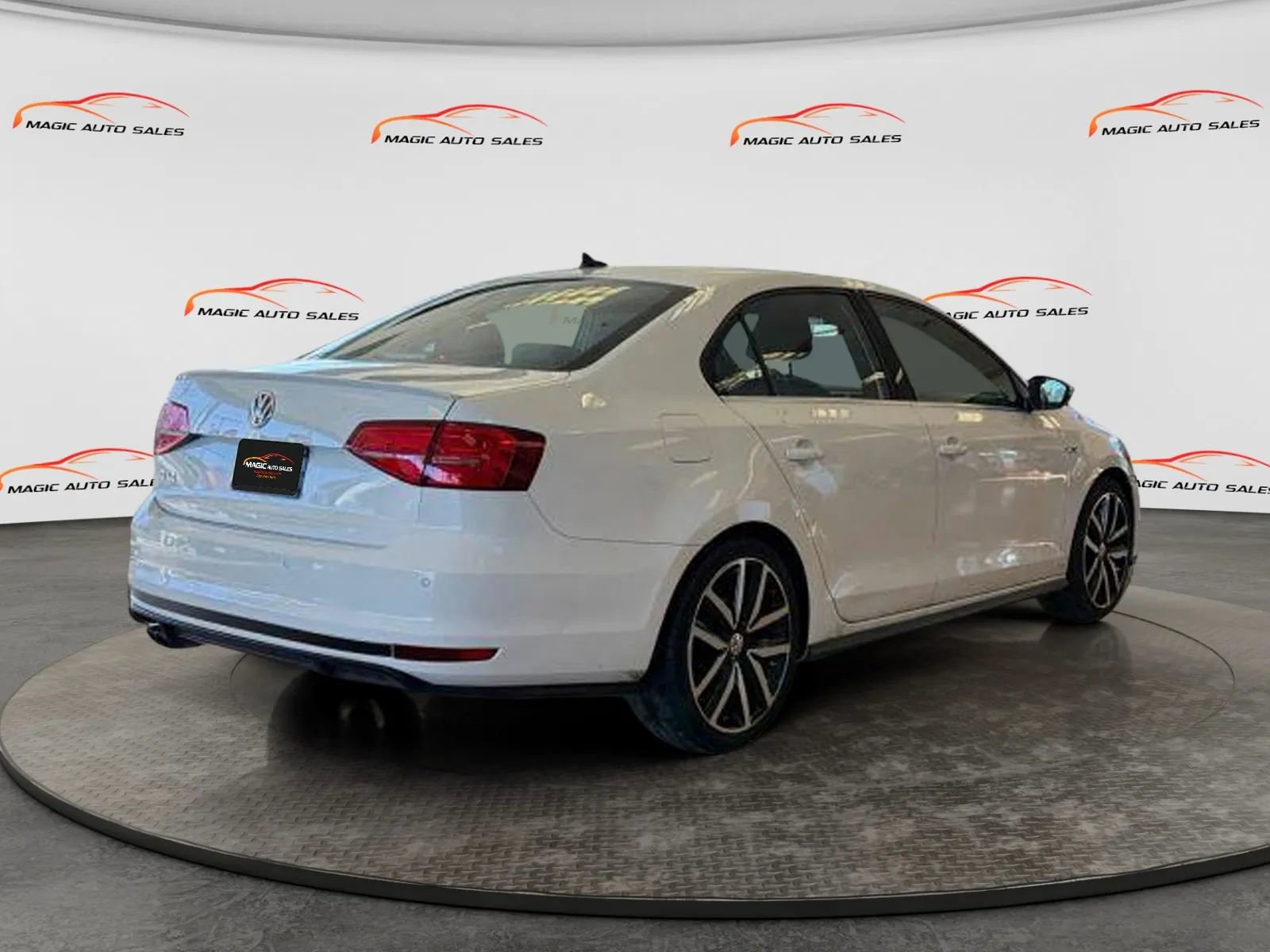 Used 2018 Volkswagen Jetta GLI image 6