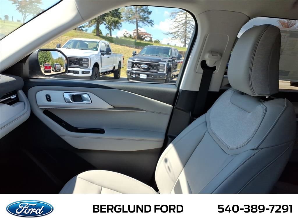 Used 2025 Ford Explorer Active w/ Active Comfort Package image 20