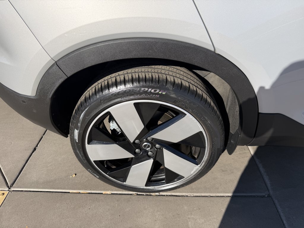 Used 2023 Volvo XC40 Recharge Ultimate AWD/4WD image 15