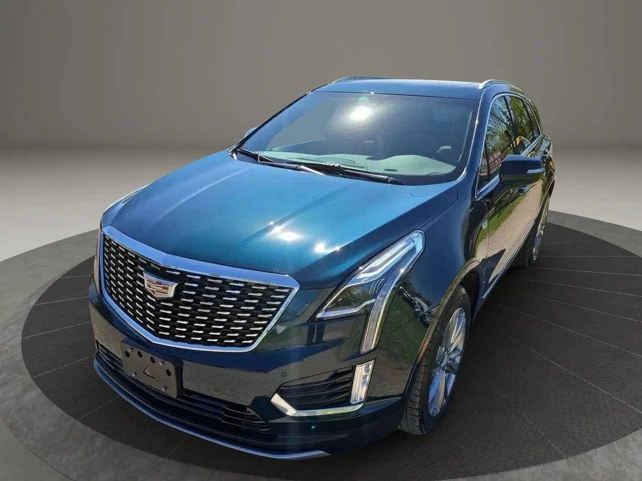 Used 2025 Cadillac XT5 Premium Luxury w/ LPO, Floor Liner Package AWD/4WD image 2