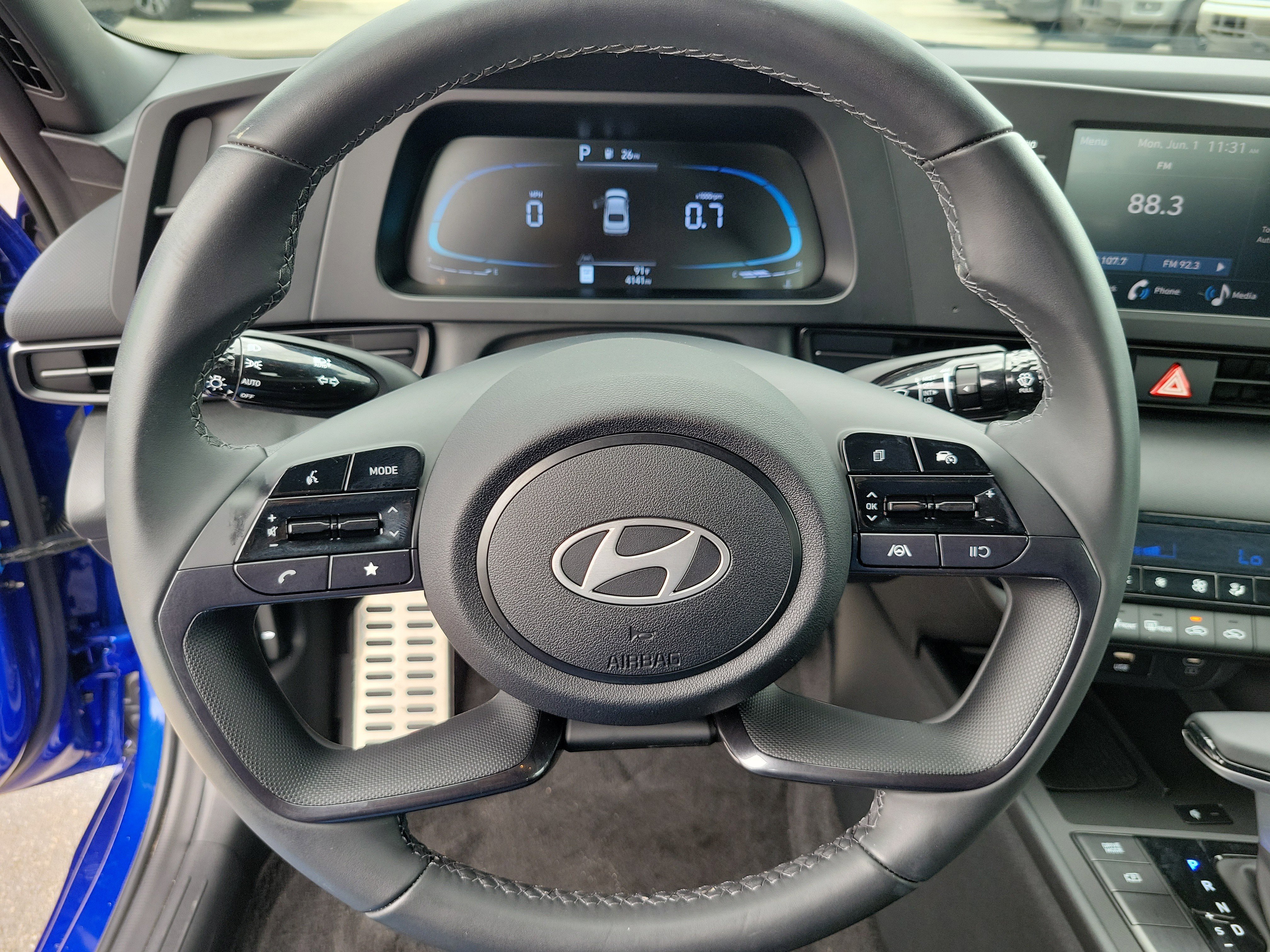 Used 2025 Hyundai Elantra Sport FWD image 18