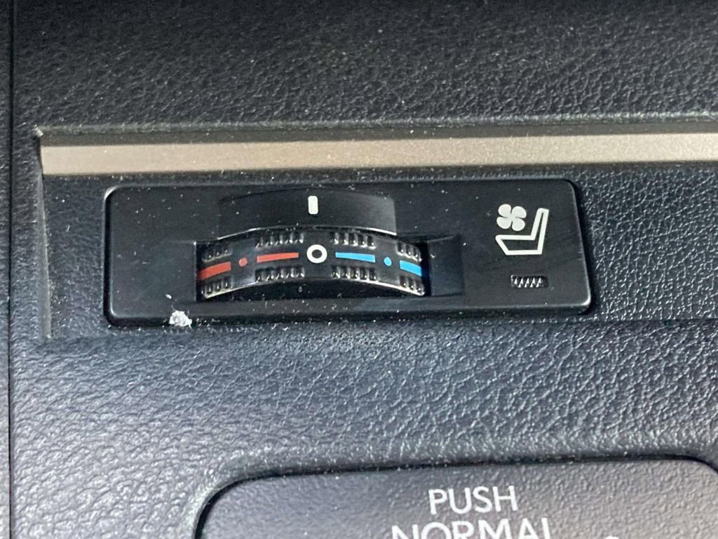 Used 2015 Lexus ES 350 w/ Premium Package FWD image 14
