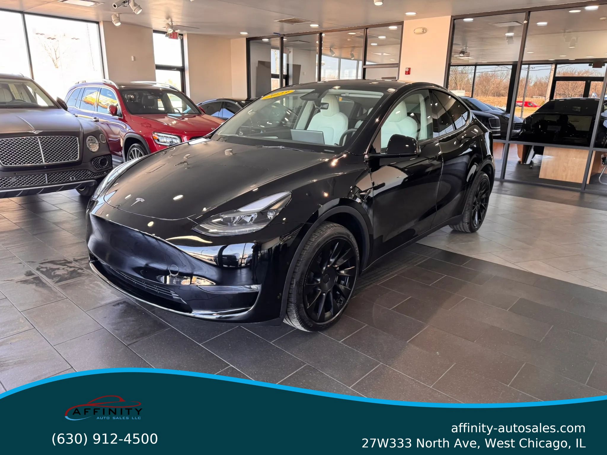 Used 2023 Tesla Model Y Long Range AWD/4WD image 1