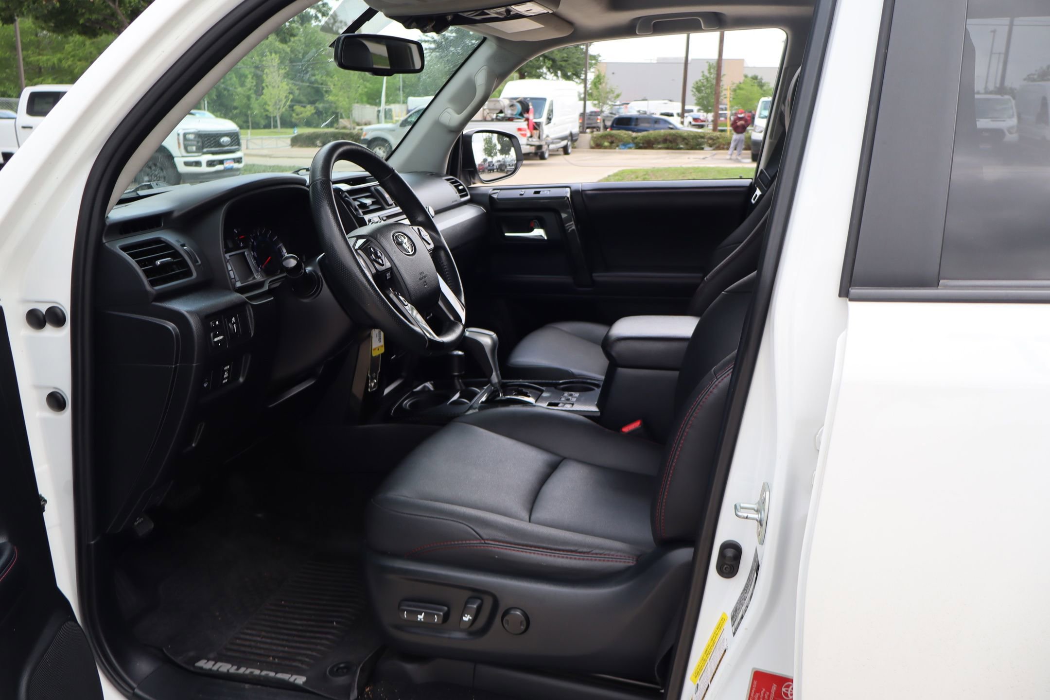 Used 2019 Toyota 4Runner TRD Off-Road Premium AWD/4WD image 25