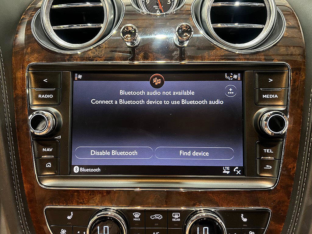 Used 2019 Bentley Bentayga image 39