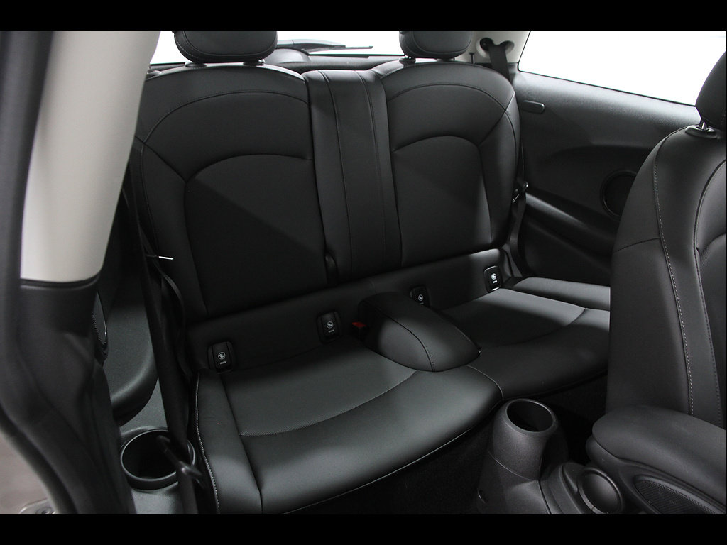 Certified 2023 MINI Cooper 2-Door Hardtop FWD image 16