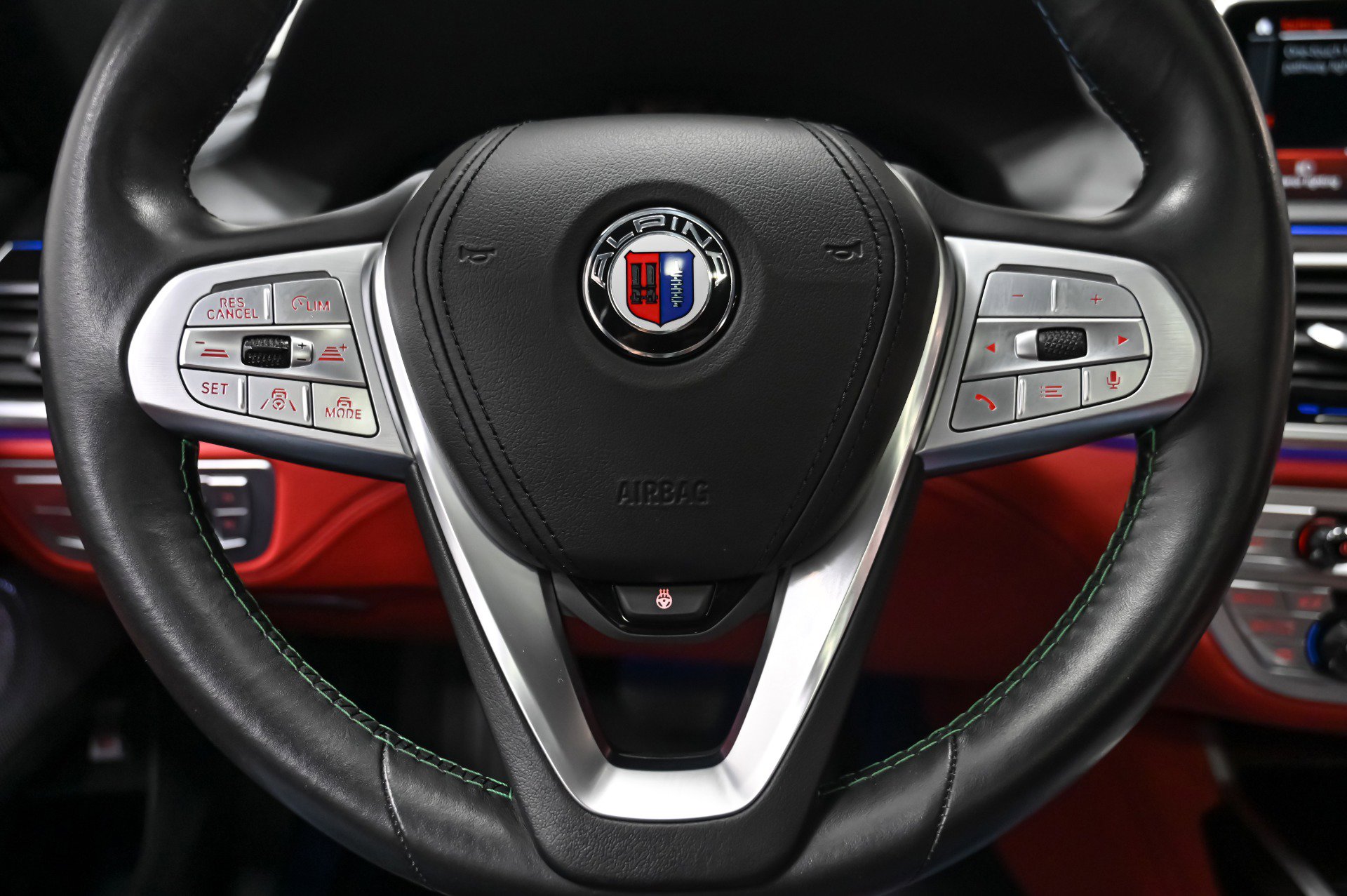 Used 2022 BMW ALPINA B7 xDrive w/ Luxury Rear Seating Package image 11