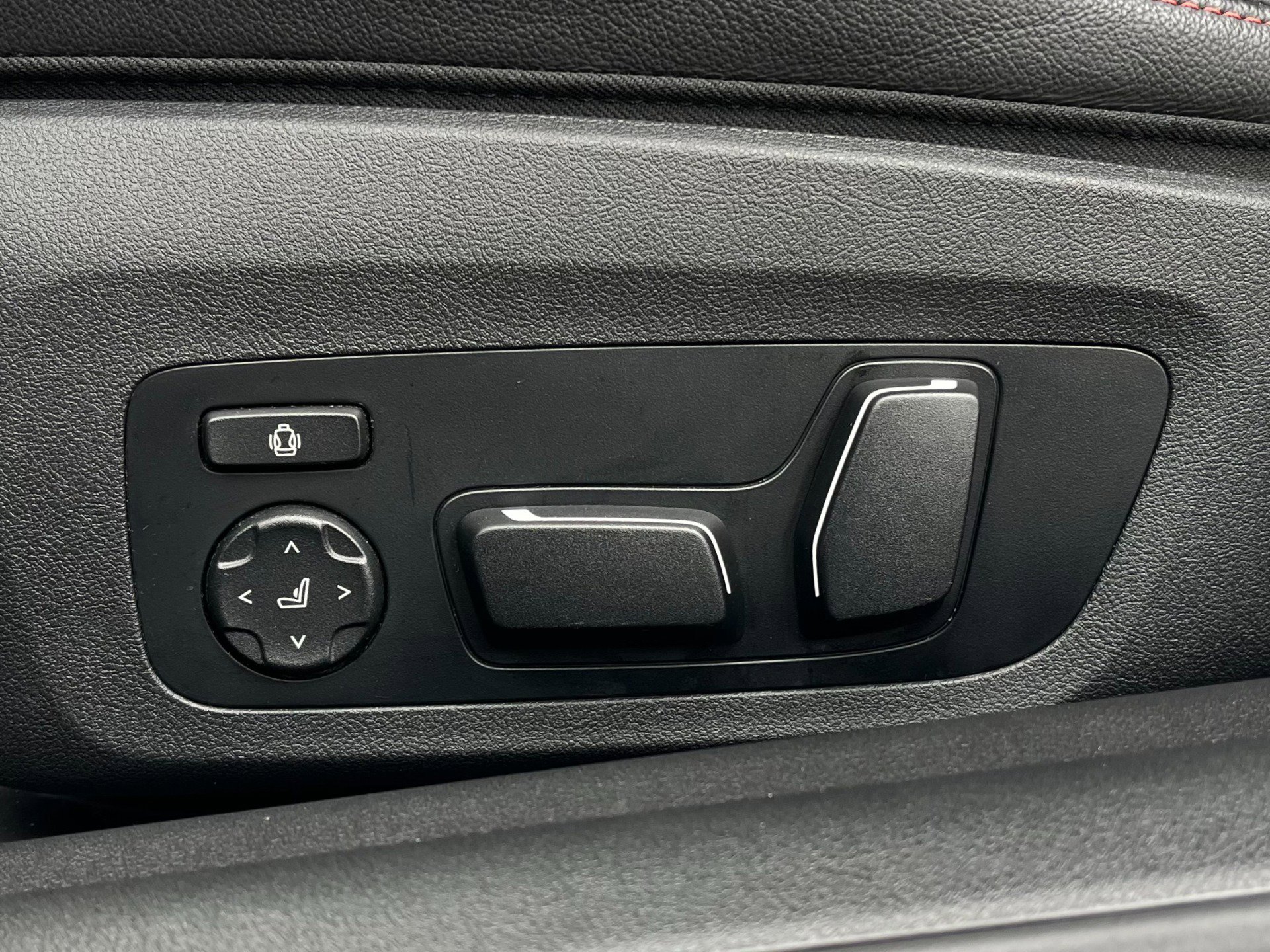 Used 2025 BMW 440i xDrive Convertible w/ Premium Package image 73