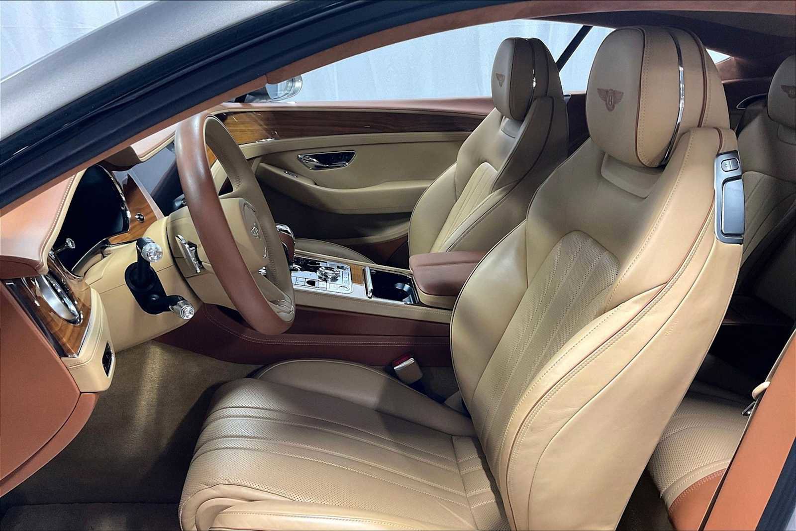 Used 2022 Bentley Continental GT image 8