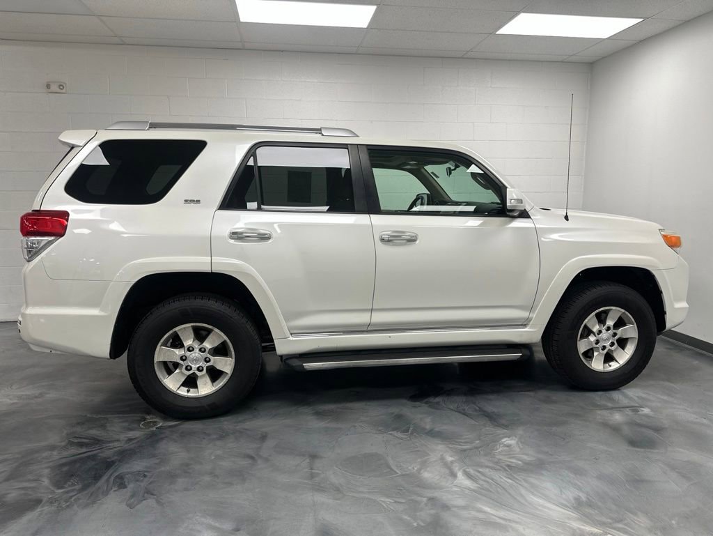 Used 2011 Toyota 4Runner SR5 w/ Premium Pkg w/Leather RWD image 5